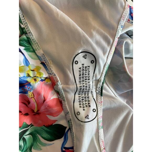 3/$20 One Piece Swimsuit Sz S 4 Sexy Deep V-neck Open Back Tropical Ruffled New - Picture 7 of 7